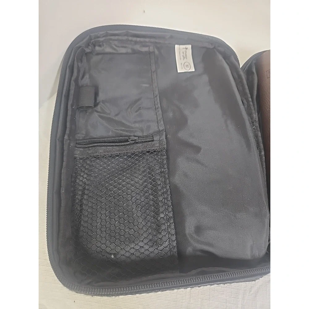 KJV Bible Thomas Nelson 2015 with Christian Art Gifts‎ Case